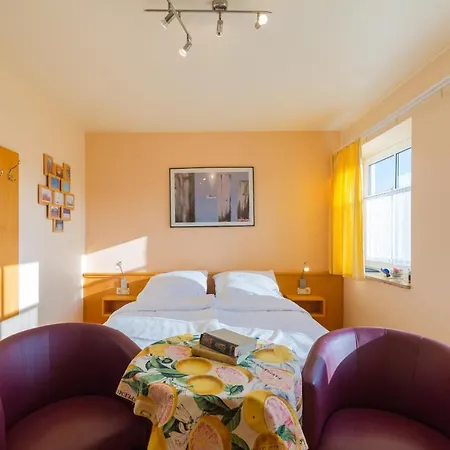Der Suedschwede ... Dein Gaestehaus Mitten In Zingst Und Nah Zum Strand Buitenkant foto