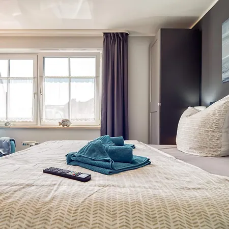 Der Suedschwede ... Dein Gaestehaus Mitten In Zingst Und Nah Zum Strand Buitenkant foto